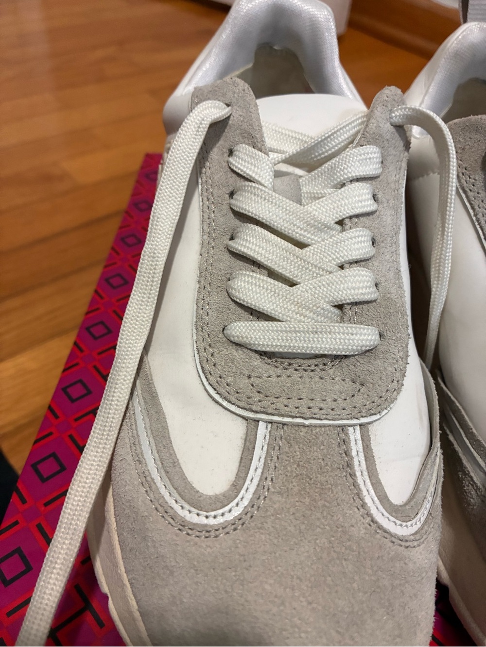 Tory Burch Good Luck Trainer Sneaker White New Ivory Gray Suede Logo 8.5 Authent - Picture 8 of 17